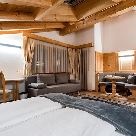 Garni Hotel Rosengarten B&B Selva di Val Gardena Luaran gambar