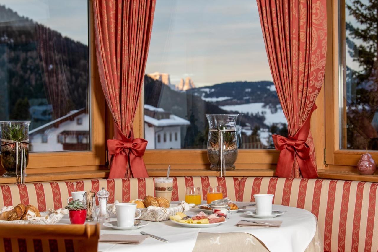 Garni Hotel Rosengarten B&B Selva di Val Gardena Luaran gambar