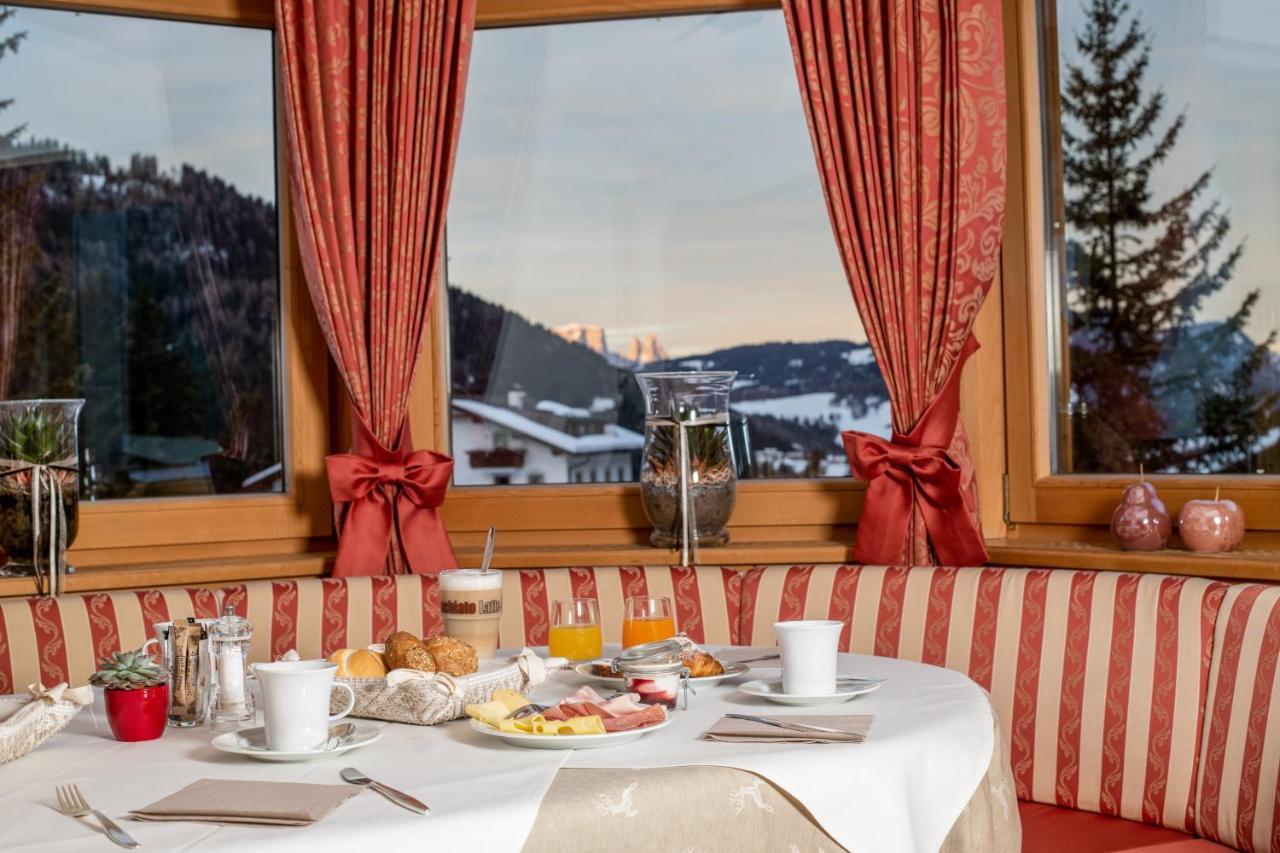 Garni Hotel Rosengarten B&B Selva di Val Gardena Luaran gambar