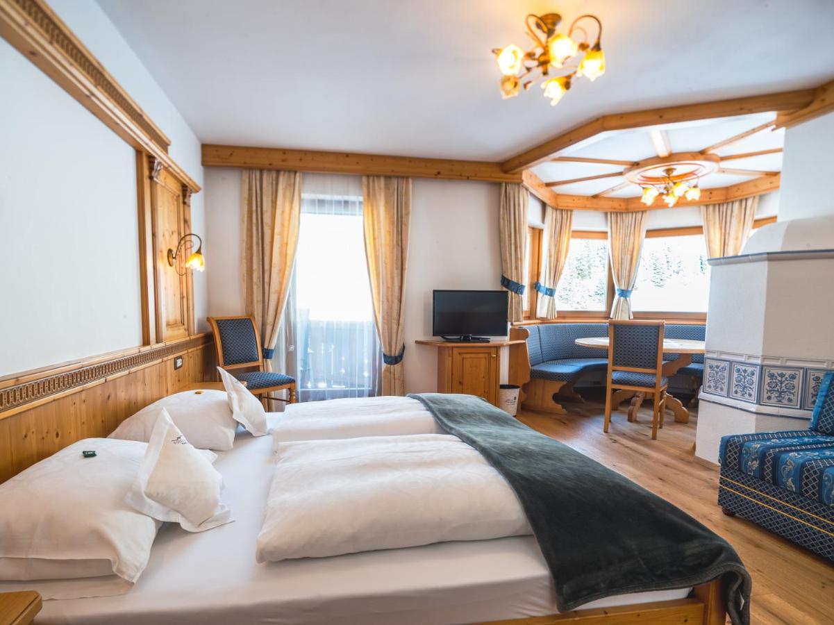Garni Hotel Rosengarten B&B Selva di Val Gardena Luaran gambar