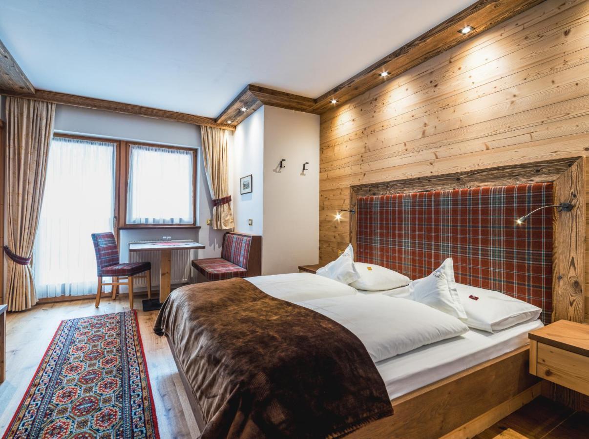 Garni Hotel Rosengarten B&B Selva di Val Gardena Luaran gambar