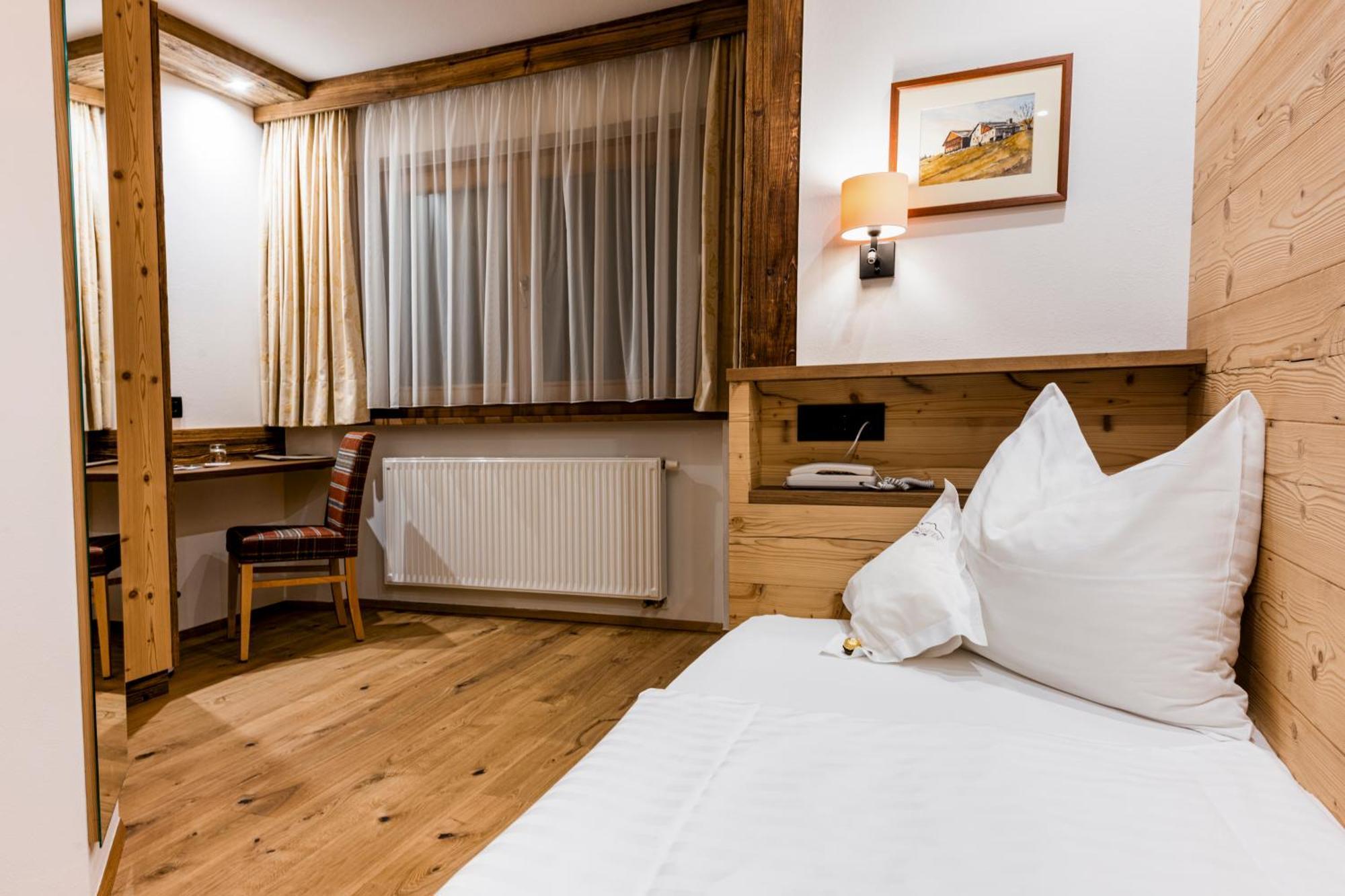 Garni Hotel Rosengarten B&B Selva di Val Gardena Luaran gambar