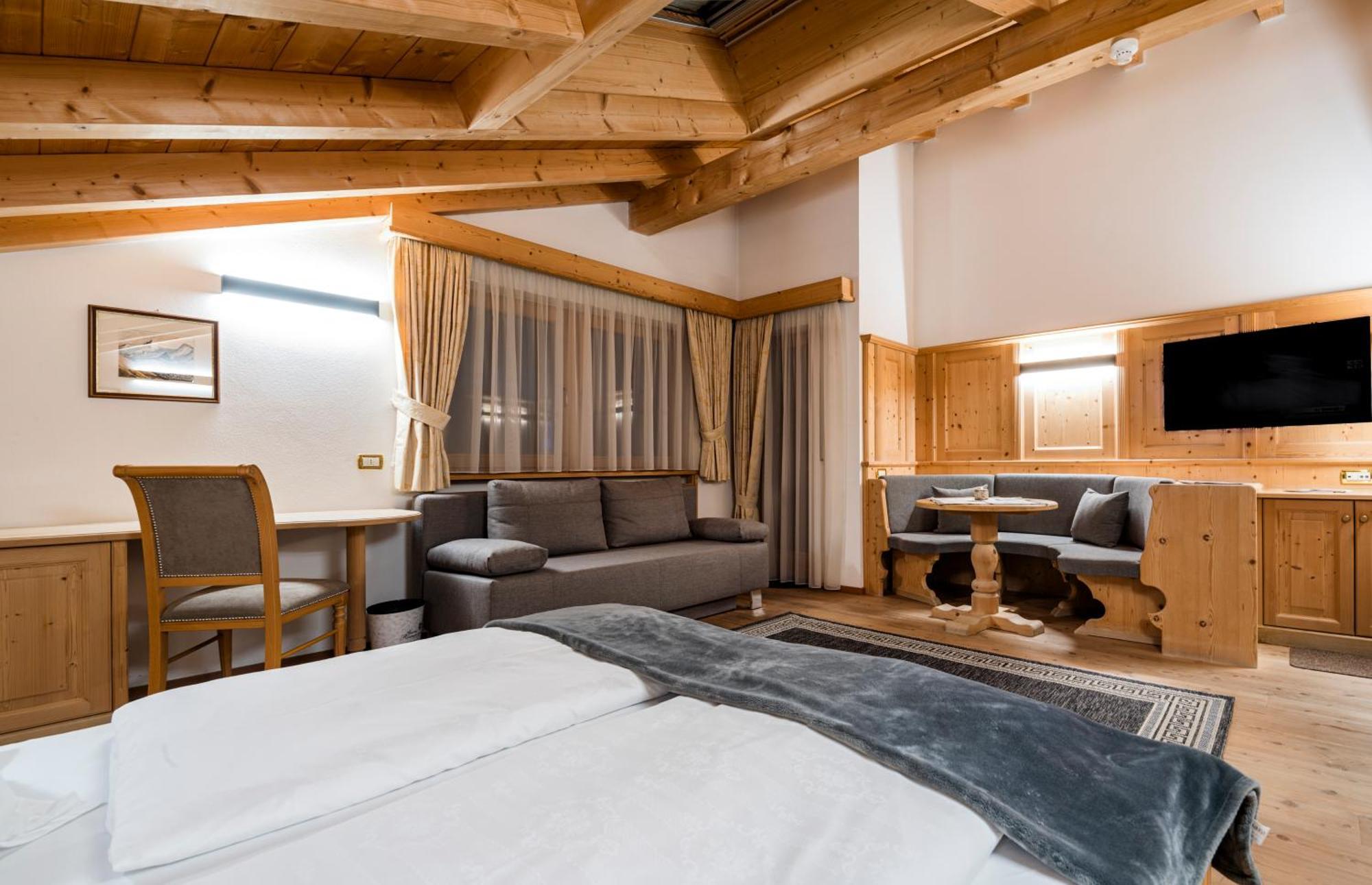 Garni Hotel Rosengarten B&B Selva di Val Gardena Luaran gambar