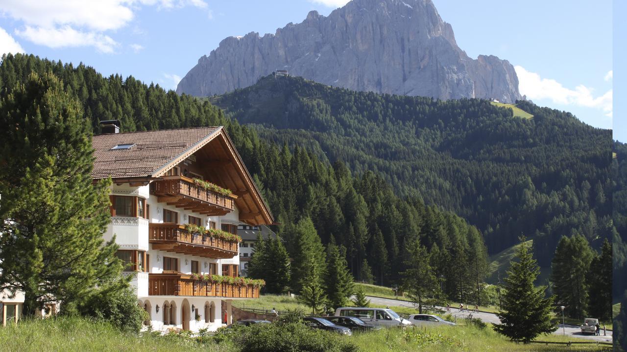 Garni Hotel Rosengarten B&B Selva di Val Gardena Luaran gambar