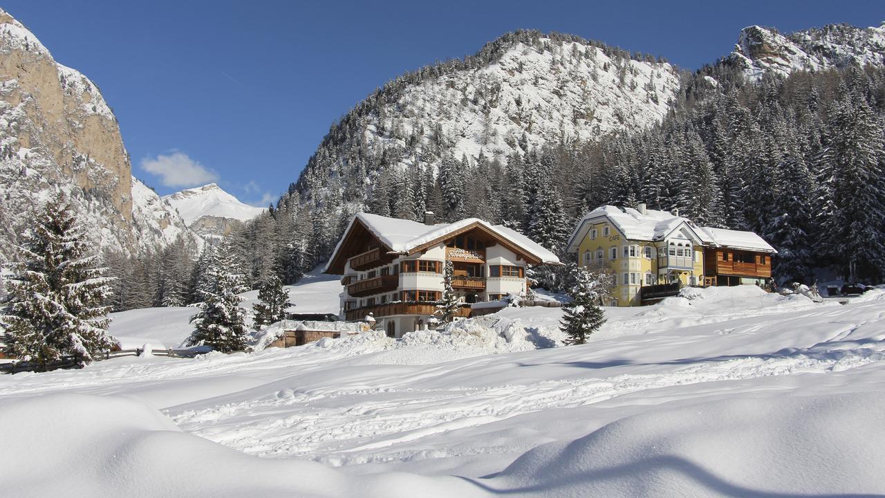Garni Hotel Rosengarten B&B Selva di Val Gardena Luaran gambar